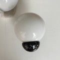 Para ceramicznych nakrapianych kinkietów prl