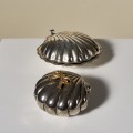metalowa muszla vintage kawiornica puzderko maselnica